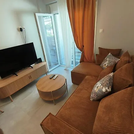 Perfect Strangers D1 Appartement Larissa