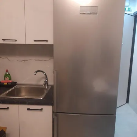 Perfect Strangers D1 Apartment Larissa