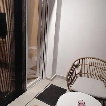 Perfect Strangers D1 Apartment Larissa