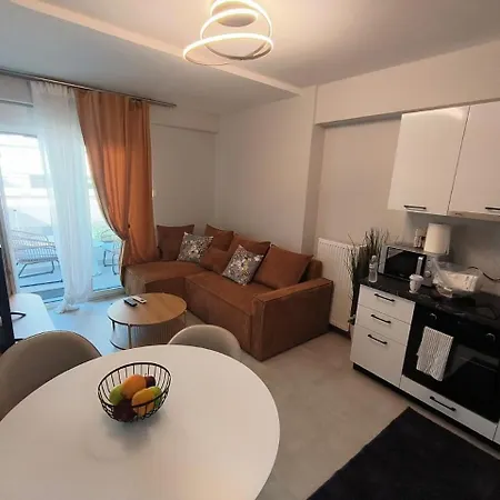 Perfect Strangers D1 Larissa