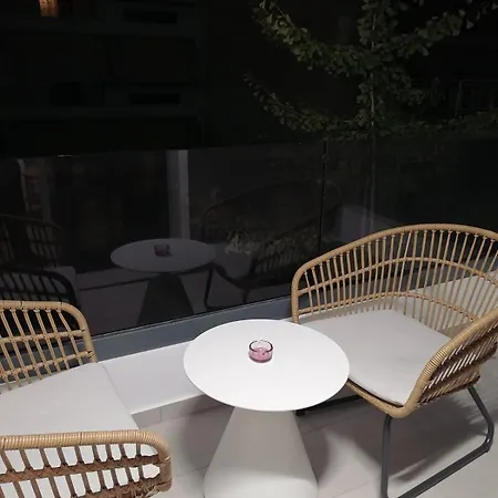 Perfect Strangers D1 Apartment *