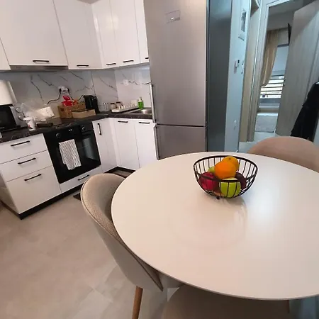 Perfect Strangers D1 Apartment *