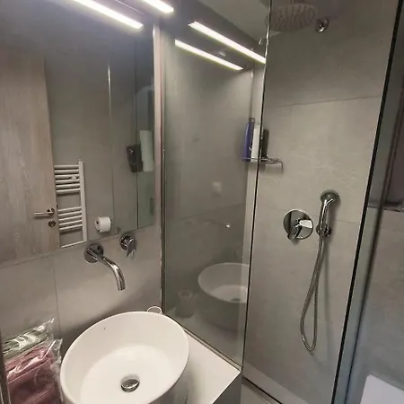 Perfect Strangers D1 Larissa