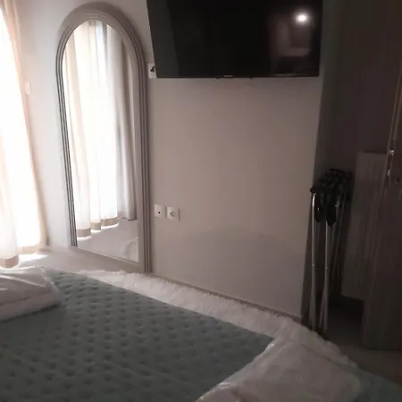 Perfect Strangers D1