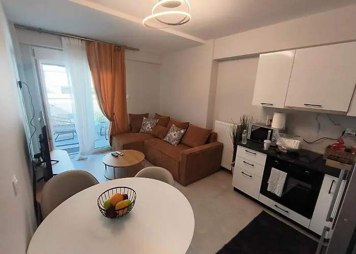 Perfect Strangers D1 Larissa